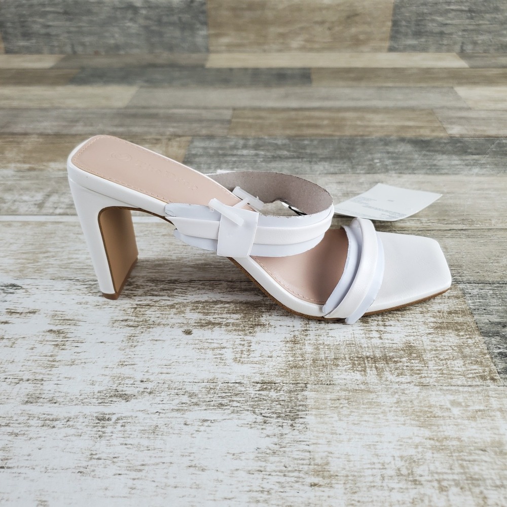 The Drop Avery Womens Sandals Sz 8 White Slip On Square Toe Block Heel